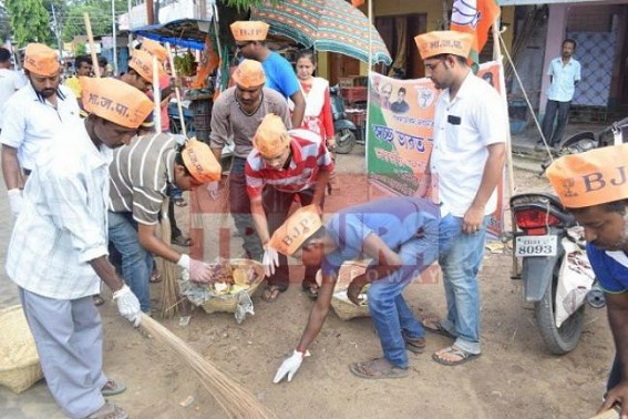 BJP cleans dirty market at Capital city